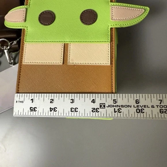 Disney Star Wars Grogu Baby Yoda Crossbody Bag Chewbacca Charm new - Picture 11 of 13